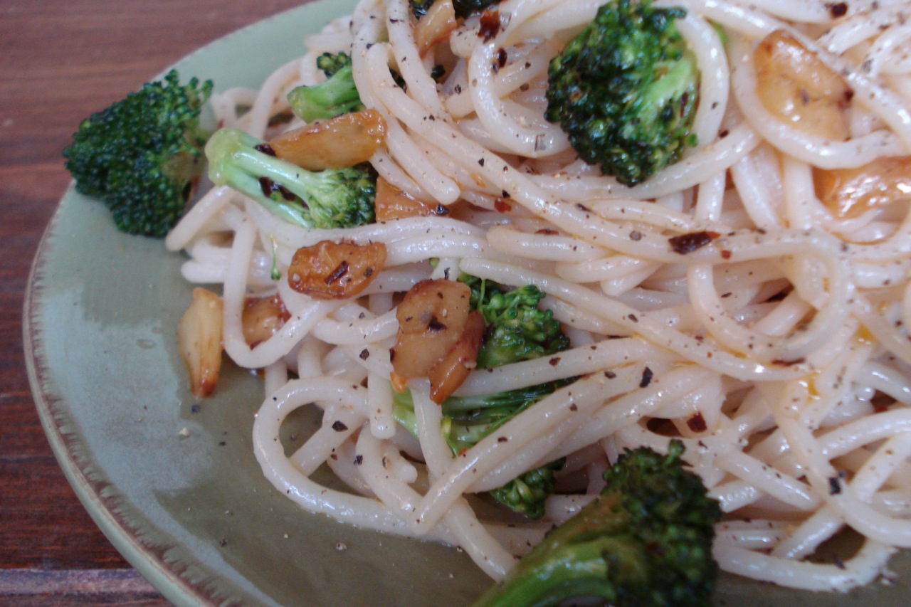 Linguini w/ Broccoli & Garlic