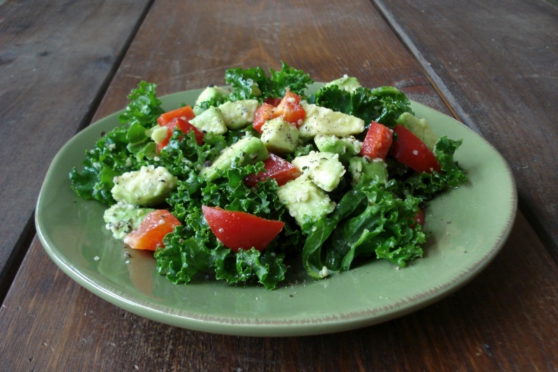 Kale Avocado & Red Pepper Salad