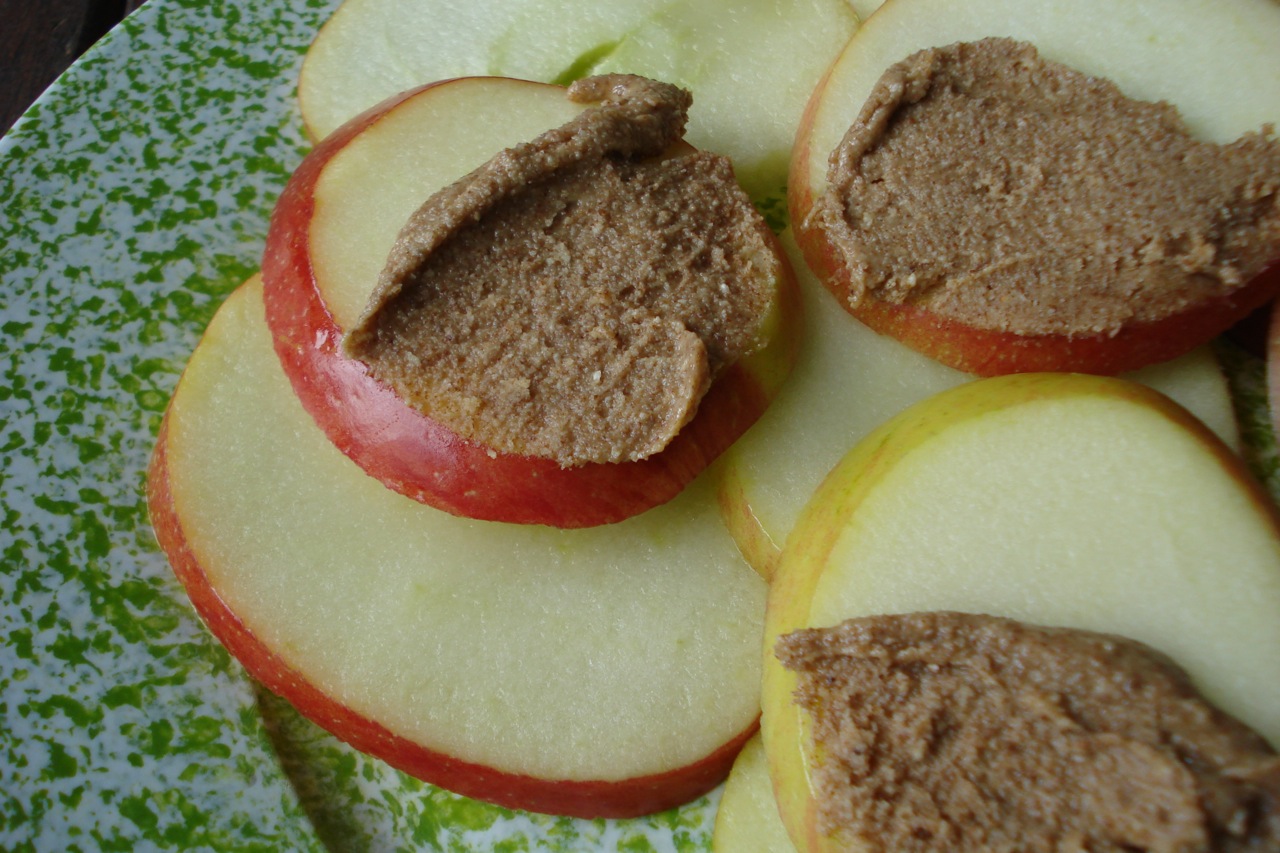 Apple Slices or Banana w/ Nut Butter